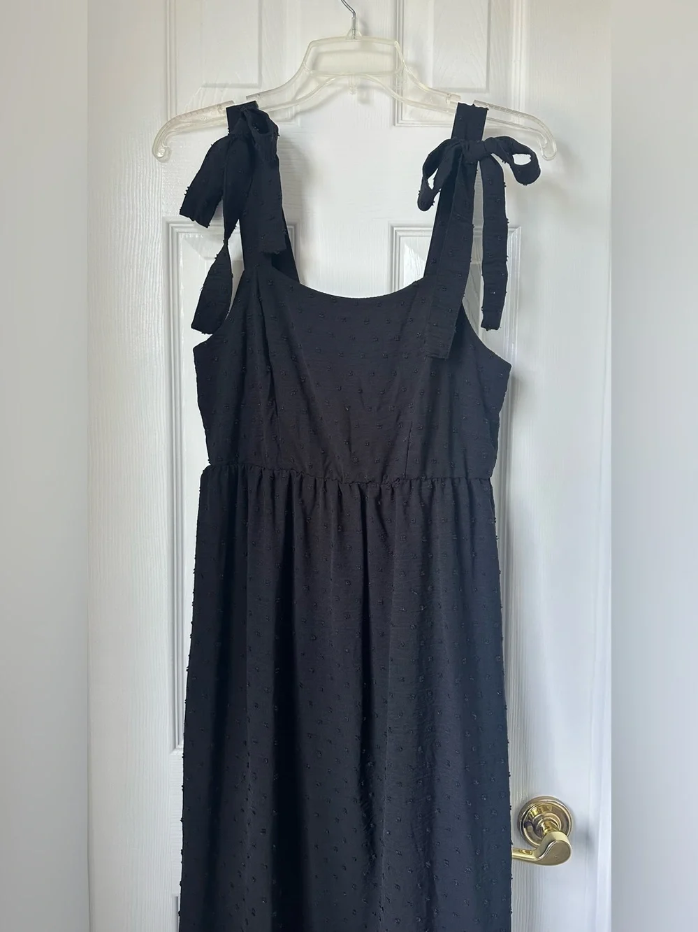 Elegant Black Tie-Shoulder Maxi Dress